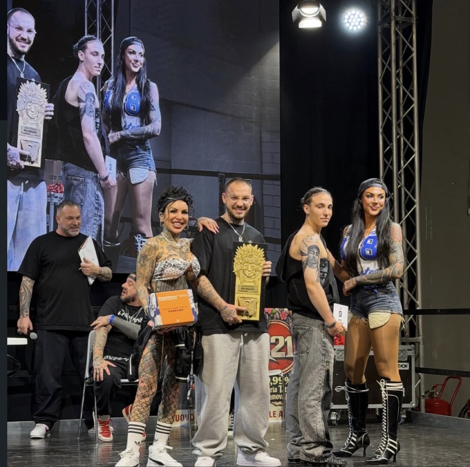 Brijan Dollaku alla convention di tatuaggi